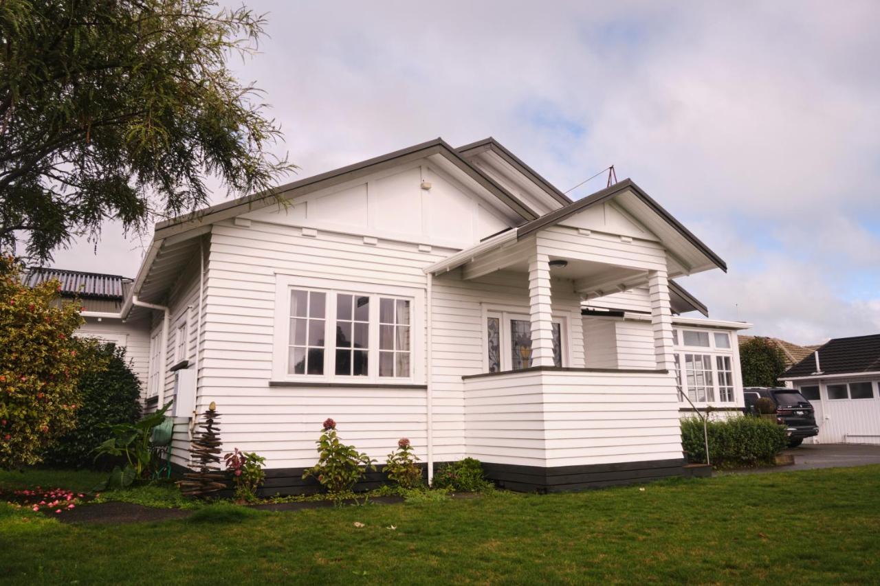 Victorian Designs - Spacious Home In Rotorua Central Exterior foto